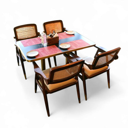 RattanBox 4 seater With Golden Table